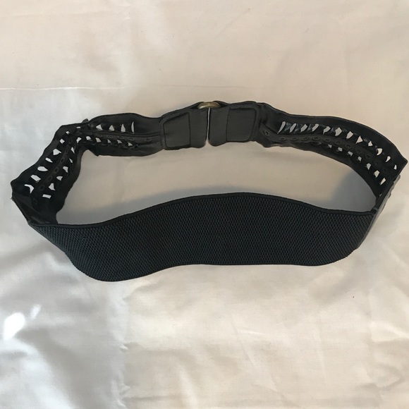 Gold/Black Studded belt - Picture 4 of 4